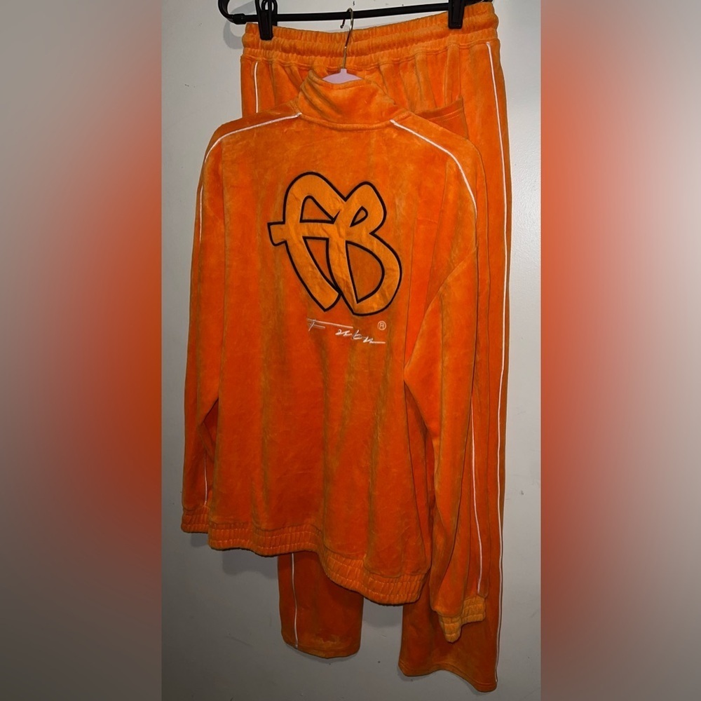 RARE FUBU  X FOREVER 21 SWEATSUIT SzM
